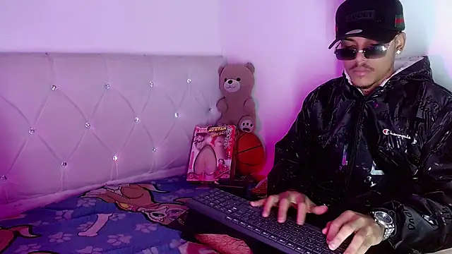 Angel_foxc13: απευθείας συνομιλία ΧΧΧ