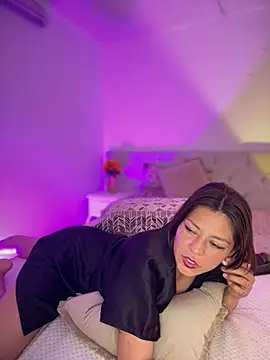 NatyBliss_gh Adlı Modelin Canlı XXX Sohbeti