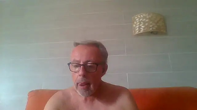 tuggy59 লাইভ XXX চ্যাট