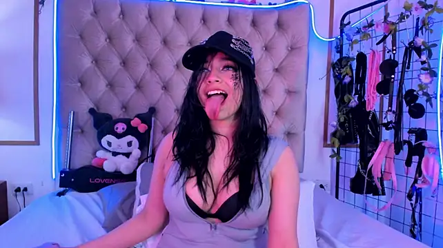 kira_Berry_'s Live XXX Chat