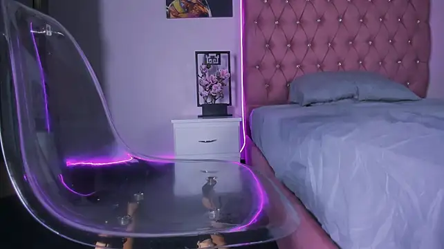 VanillaFlo's Live XXX Chat