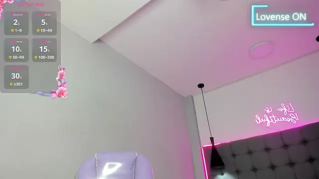 scarletcherry18's Live XXX Chat