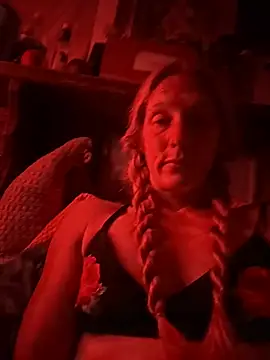Онлайн чат XXX GoldenFlameGoddess