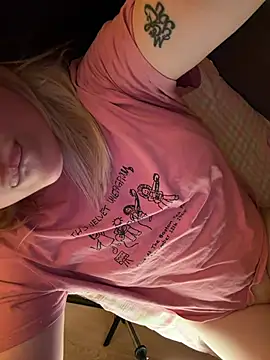 IMHORNYWET Adlı Modelin Canlı XXX Sohbeti