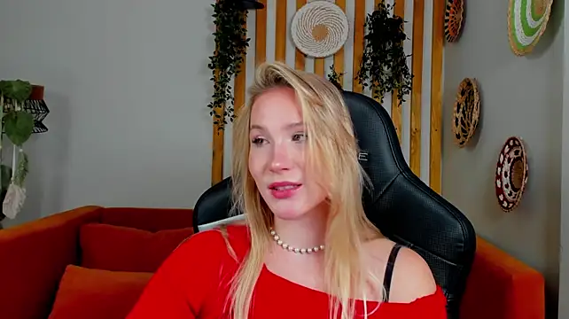 Chat +18 de ElaraVoltage ao vivo