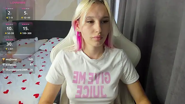 EvelinaLuu's Live XXX Chat