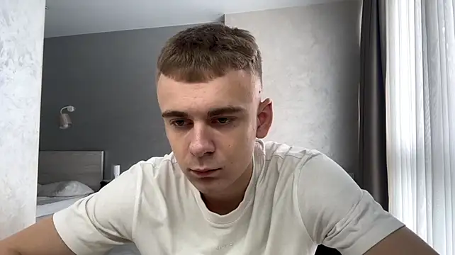 XXX chat uživo modela SoloFury