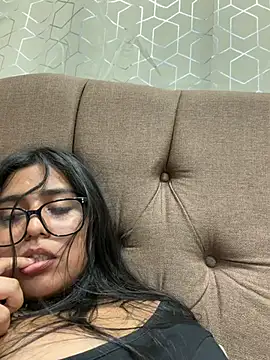 virginbrunette99's Live XXX Chat