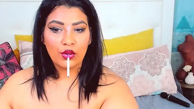 AmyCubes live XXX chat