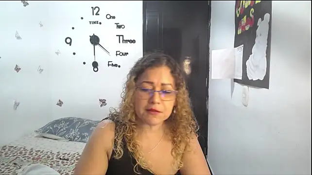 Escobar-Skarlet's Live XXX Chat