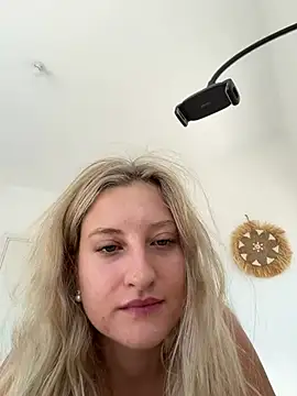 دردشة MileySummer الجنسية المباشرة