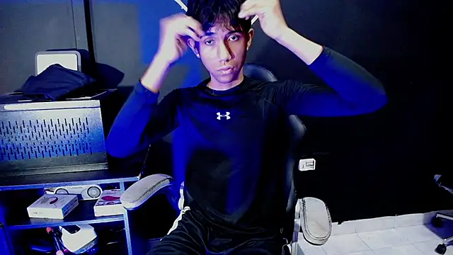 XXX chat uživo modela KevCokk