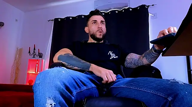 Онлайн чат XXX MightyAaron66