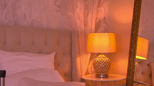 AshleyEvance Adlı Modelin Canlı XXX Sohbeti