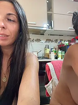 Almmaxxxx লাইভ XXX চ্যাট