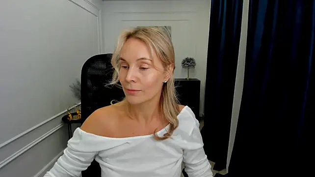 Sinty_Devis' Live XXX Chat