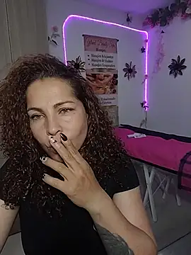 Chat +18 de YanisAriel2110 ao vivo