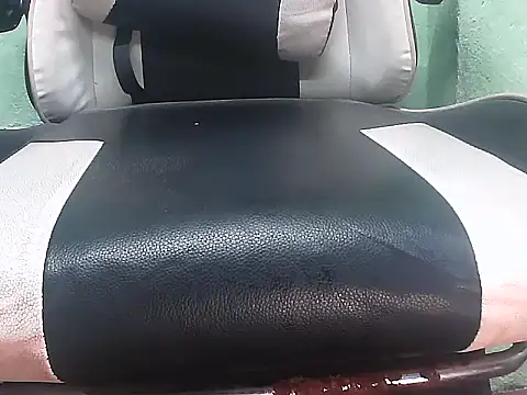 Precumking1's Live XXX Chat