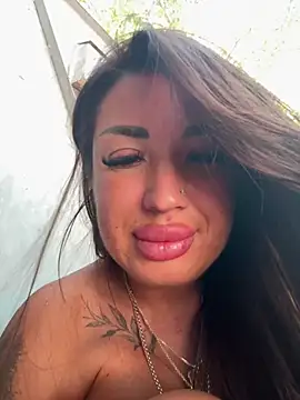 RuslanaXX élő XXX-chatje