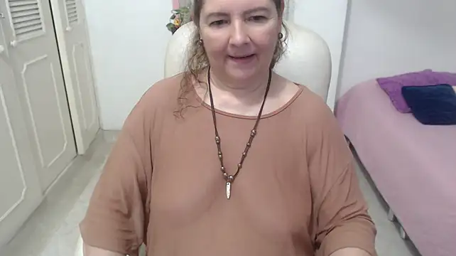leonela_69's Live XXX Chat