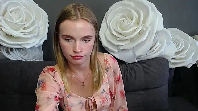 MargaritaKiss Adlı Modelin Canlı XXX Sohbeti
