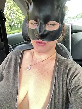 Živý XXX chat Mme-Evangelyne