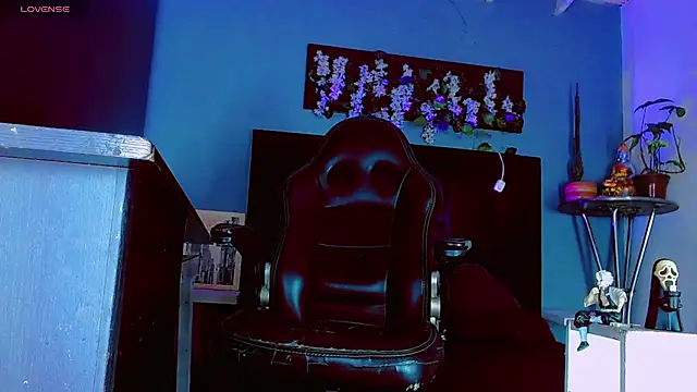 Онлайн чат XXX HannibalLester