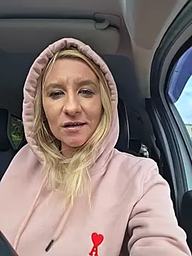 KaylinJan live XXX chat