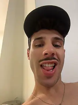 slaamdopee's Live Chat Room