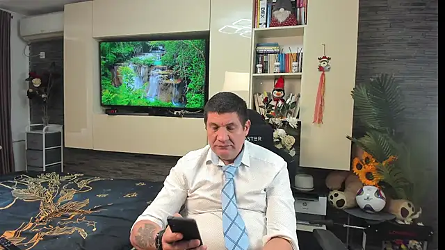 SpartacusDaddy48 live XXX chat