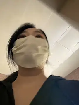 Nini_11's Live XXX Chat