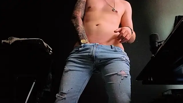 צ'אט XXX בשידור חי של FelixStarkk