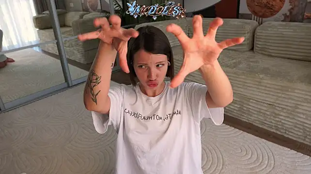 mcdolls Chat XXX in diretta