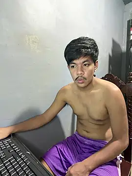 Dylannn_30 লাইভ XXX চ্যাট