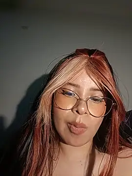 Melodii-22's Live XXX Chat