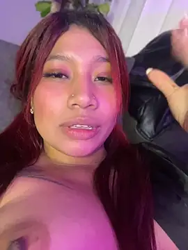 Chat XXX en directo de Cherry_Charlottee