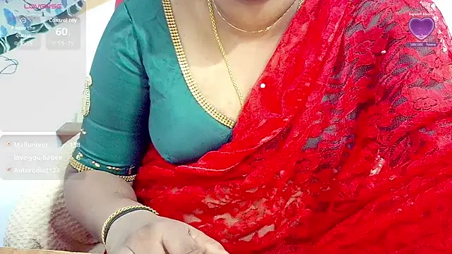 Malluivaniya live XXX chat