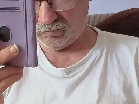 cumloverboyxx69 XXX чат на живо