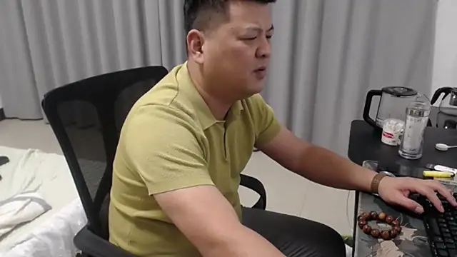 zhang1118's Live XXX Chat