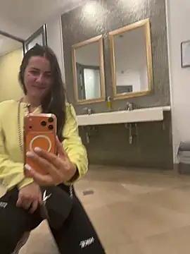 צ'אט XXX בשידור חי של BrunetteNymph