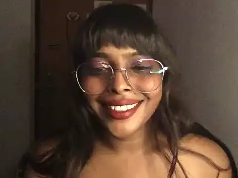 แชท XXX สดของ raveena_hot