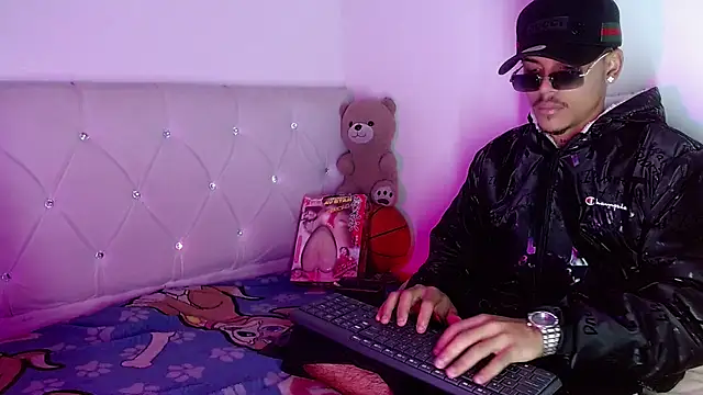 Angel_foxc13 Chat XXX in diretta