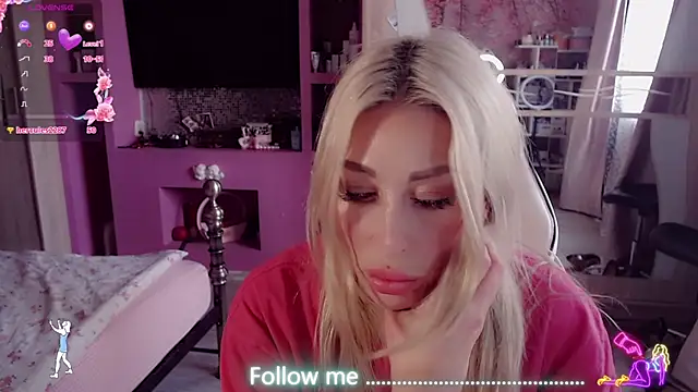 AnnieGOld_ Chat XXX in diretta