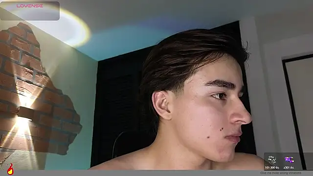Chat +18 de Connorr_01 ao vivo