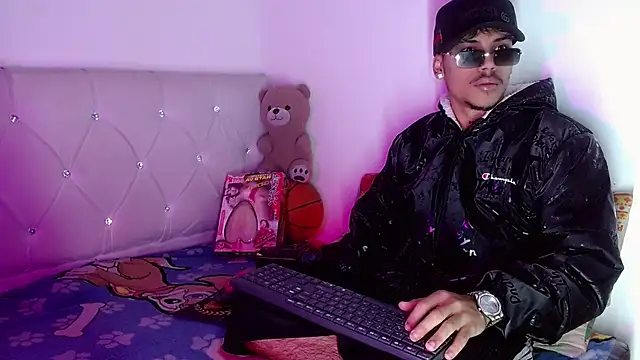 XXX chat uživo modela Angel_foxc13
