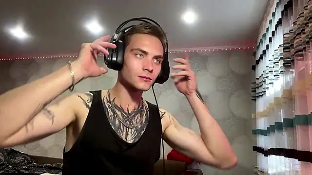 Chat XXX ao vivo de ErnestTarlet