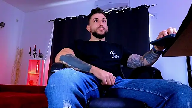MightyAaron66 라이브 XXX 채팅