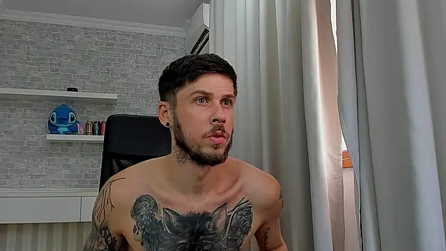 XXX chat uživo modela JonahShaw