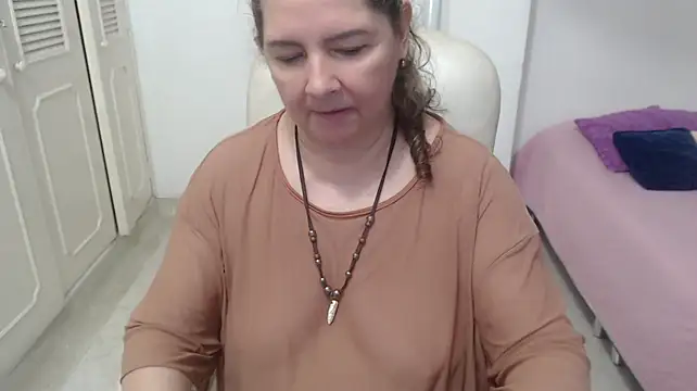leonela_69's Live XXX Chat