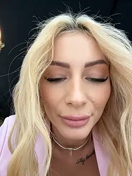 دردشة AngieShae الجنسية المباشرة